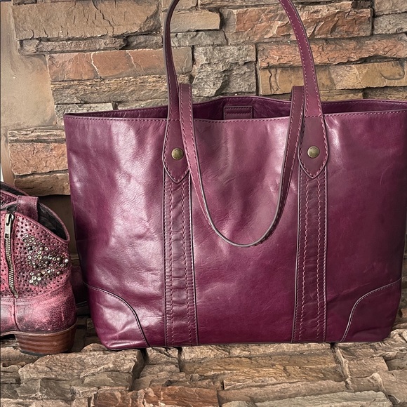 💜❤️Frye Melissa Shopper - Picture 2 of 15
